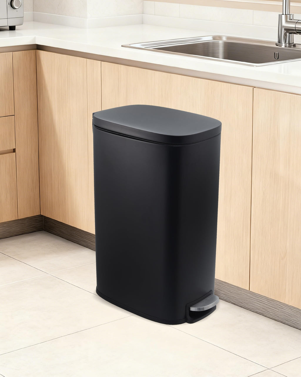 13.2 gal Slim Step Trash Can Z665413