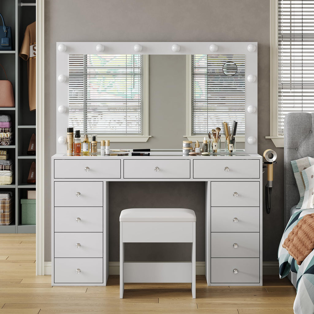 White Vanity Desk with Mirror and Chair A881111
